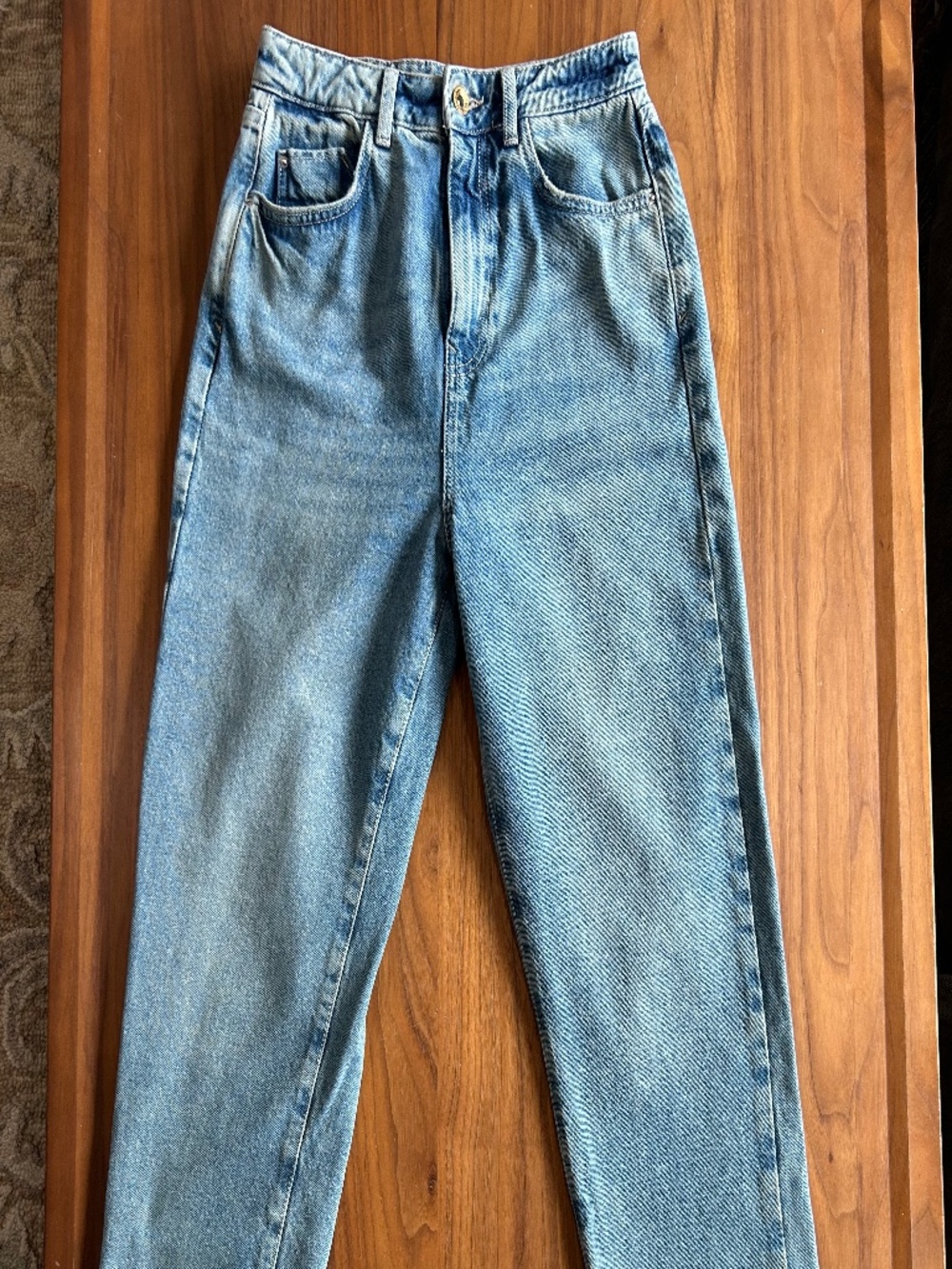 Zara High Rise Relaxed Straight Mom Jeans Light Wash Size 4
